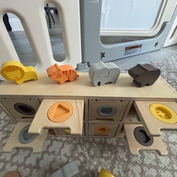 KiwiCo Peek-A-Zoo Puzzle Box - Picture 5 of 5